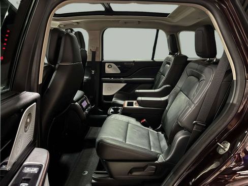 Certified 2024 Lincoln Aviator Reserve w/ Equipment Group 201A AWD/4WD image 9