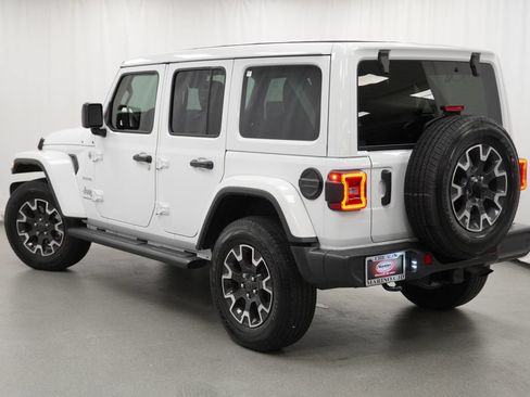 Used 2024 Jeep Wrangler Unlimited Sahara w/ Technology Group AWD/4WD image 24