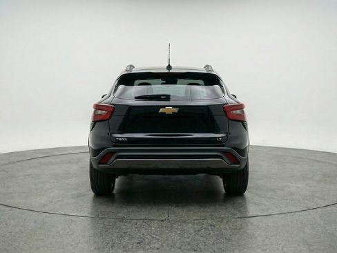 Used 2025 Chevrolet Trax LT image 7