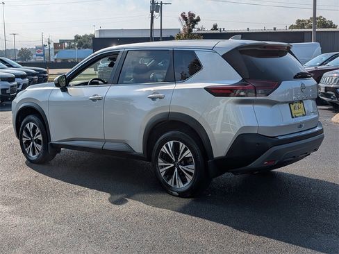 Used 2023 Nissan Rogue SV image 6