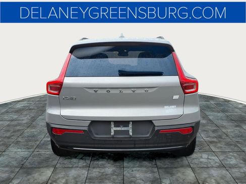 Used 2023 Volvo XC40 Recharge Ultimate image 4