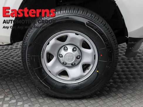 Used 2022 Toyota Tacoma SR w/ SR Convenience Package image 29