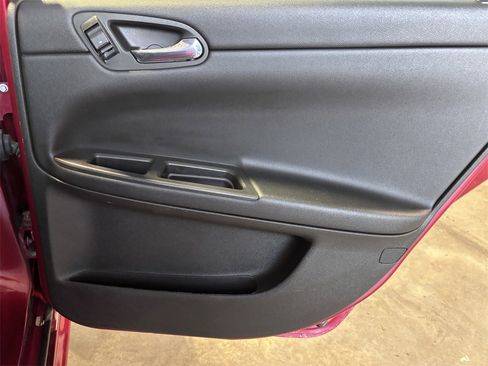 Used 2014 Chevrolet Impala LTZ image 15