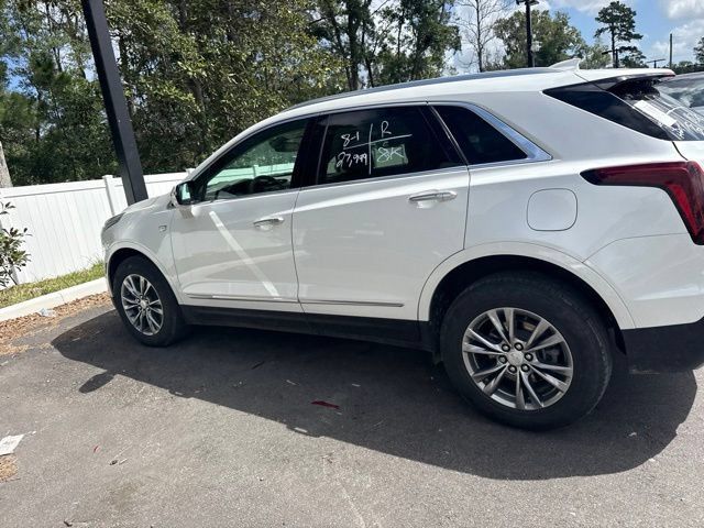 Used 2022 Cadillac XT5 Premium Luxury w/ LPO, Floor Liner Package FWD image 6