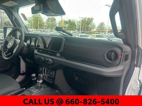 Used 2025 Jeep Wrangler Rubicon w/ Xtreme 35 Tire Package image 7