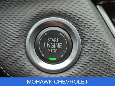 Certified 2025 Chevrolet Equinox LT w/ Safety and Technology Package AWD/4WD image 17