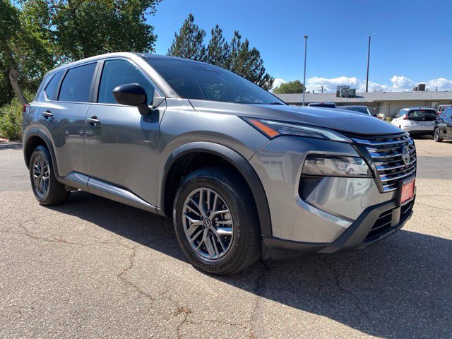 Used 2024 Nissan Rogue S FWD image 7