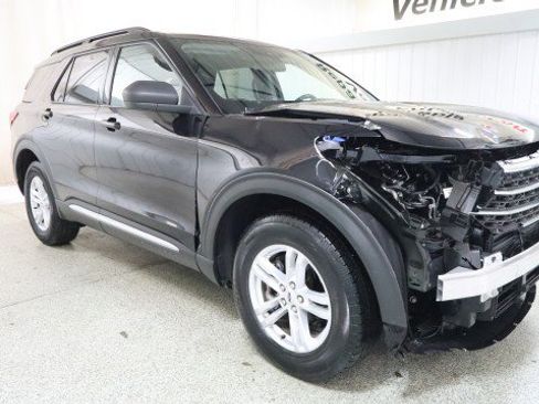 Used 2021 Ford Explorer XLT w/ Equipment Group 202A AWD/4WD image 5