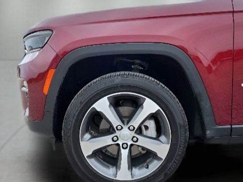 Used 2023 Jeep Grand Cherokee Limited AWD/4WD image 14