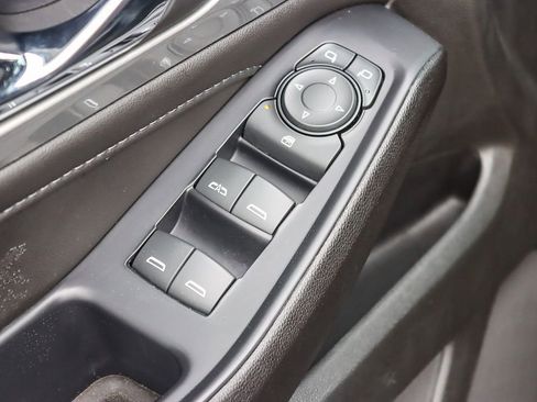 Used 2022 Chevrolet Traverse LT image 48