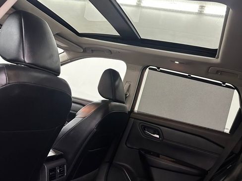 Used 2023 Nissan Rogue SV w/ SV Premium Package image 24