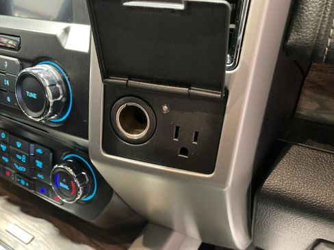 Used 2018 Ford F150 Lariat AWD/4WD image 6