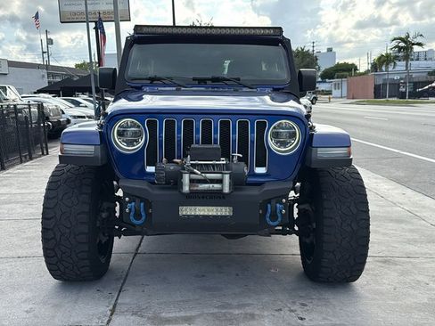 Used 2018 Jeep Wrangler Unlimited Sahara AWD/4WD image 17