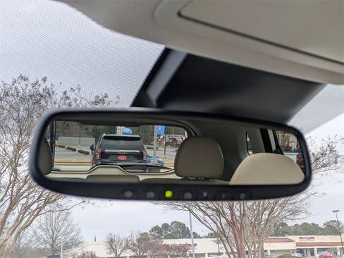 Used 2020 Nissan Rogue SL w/ Premium Package image 25