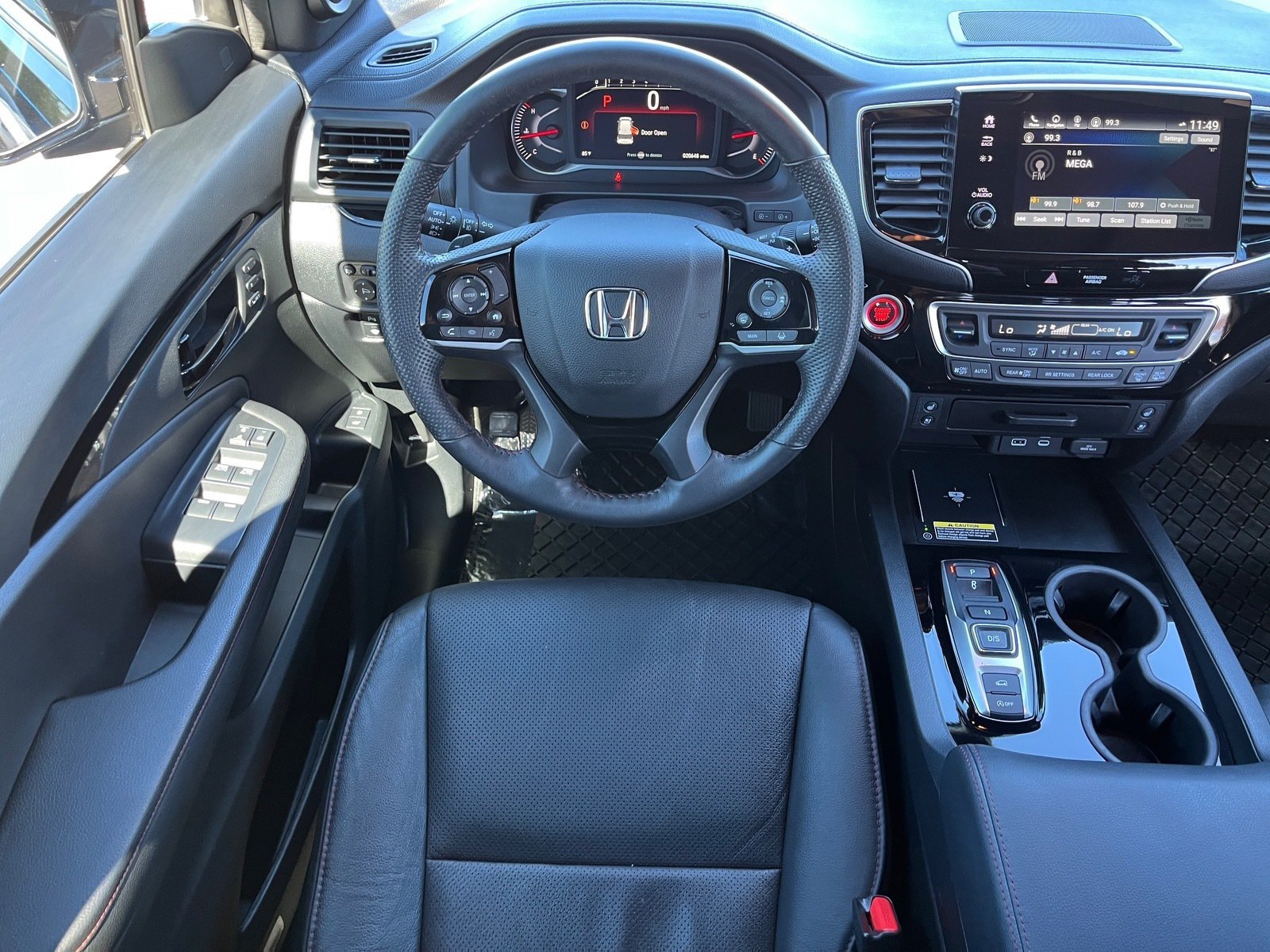 Used 2025 Honda Passport Black Edition image 13
