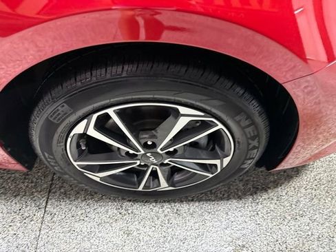 Used 2024 Kia Forte LXS FWD image 25