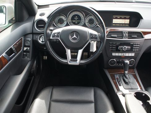 Used 2014 Mercedes-Benz C 250 Sedan image 5