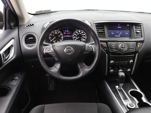 Used 2020 Nissan Pathfinder SV image 13