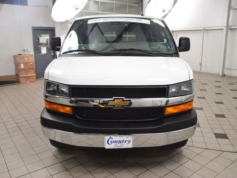 Used 2024 Chevrolet Express 3500 LT w/ LT Preferred Equipment Group RWD image 2