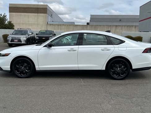 Used 2025 Honda Accord SE image 9