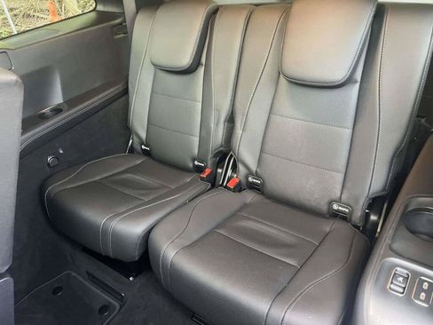 Used 2025 Mercedes-Benz GLS 450 4MATIC image 19