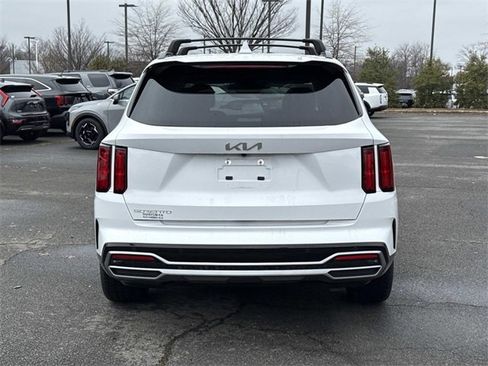 Used 2023 Kia Sorento SX image 3