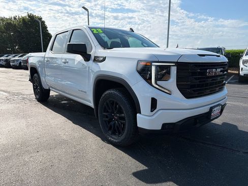 Used 2023 GMC Sierra 1500 Elevation AWD/4WD image 3