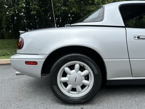 Used 1990 MAZDA MX-5 Miata RWD image 39