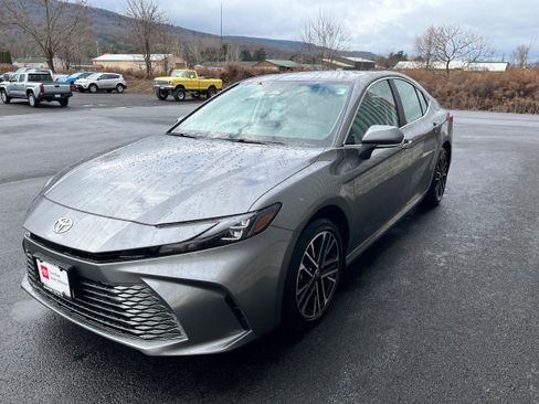 Certified 2025 Toyota Camry XLE image 3
