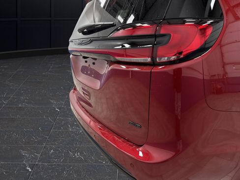 New 2026 Chrysler Pacifica Select AWD/4WD image 34