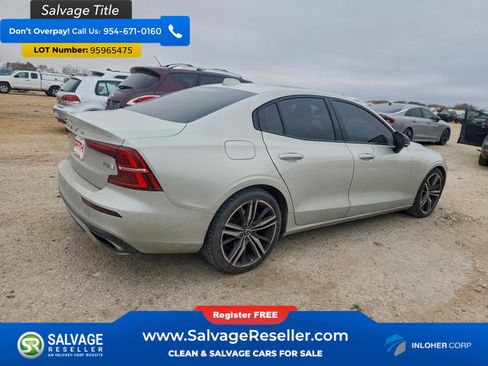 Used 2019 Volvo S60 T5 R-Design image 3