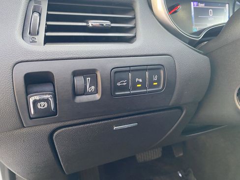 Used 2019 Chevrolet Impala Premier w/ Premier Confidence Package image 24