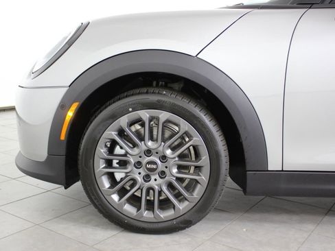 Used 2026 MINI Cooper 4-Door Hardtop FWD image 11