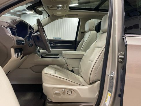 Used 2021 GMC Yukon XL Denali w/ Denali Ultimate Package AWD/4WD image 15