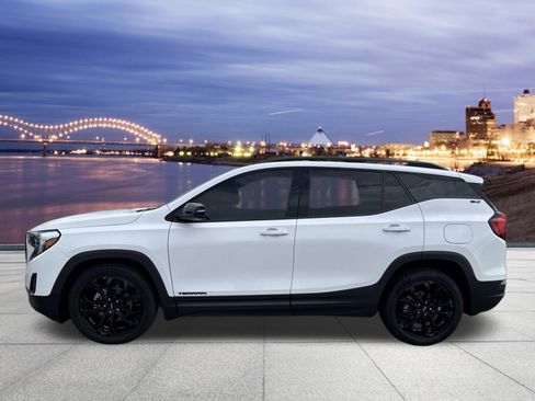 Used 2021 GMC Terrain SLT w/ Elevation Edition FWD image 2