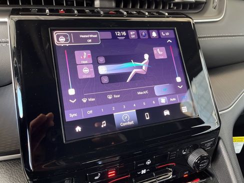 New 2025 Jeep Grand Cherokee Altitude image 22