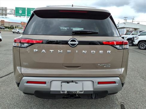 Used 2024 Nissan Pathfinder Platinum w/ Cargo Package image 5