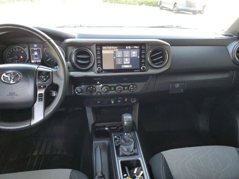 Used 2020 Toyota Tacoma TRD Sport image 15