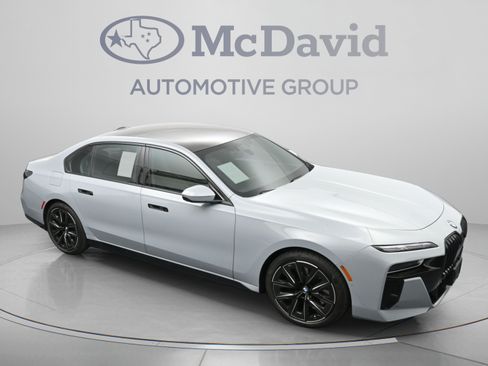Used 2023 BMW 760i xDrive w/ Executive Package AWD/4WD image 33