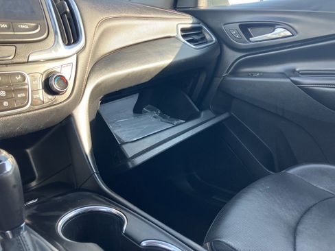 Used 2018 Chevrolet Equinox Premier image 24