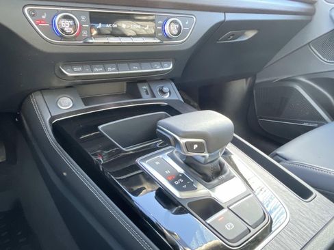 Certified 2024 Audi Q5 2.0T Premium Plus image 31