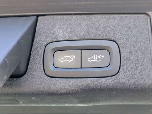 Used 2024 Volvo XC60 B5 Core AWD/4WD image 14