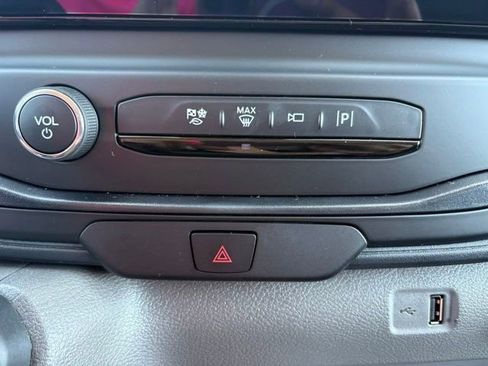 New 2025 Ford Transit 250 148 Medium Roof image 16