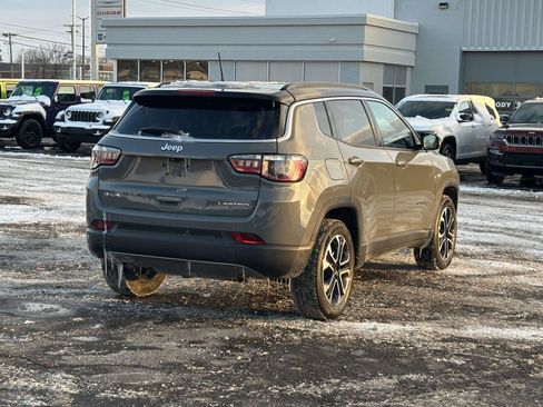 Used 2024 Jeep Compass Limited image 4