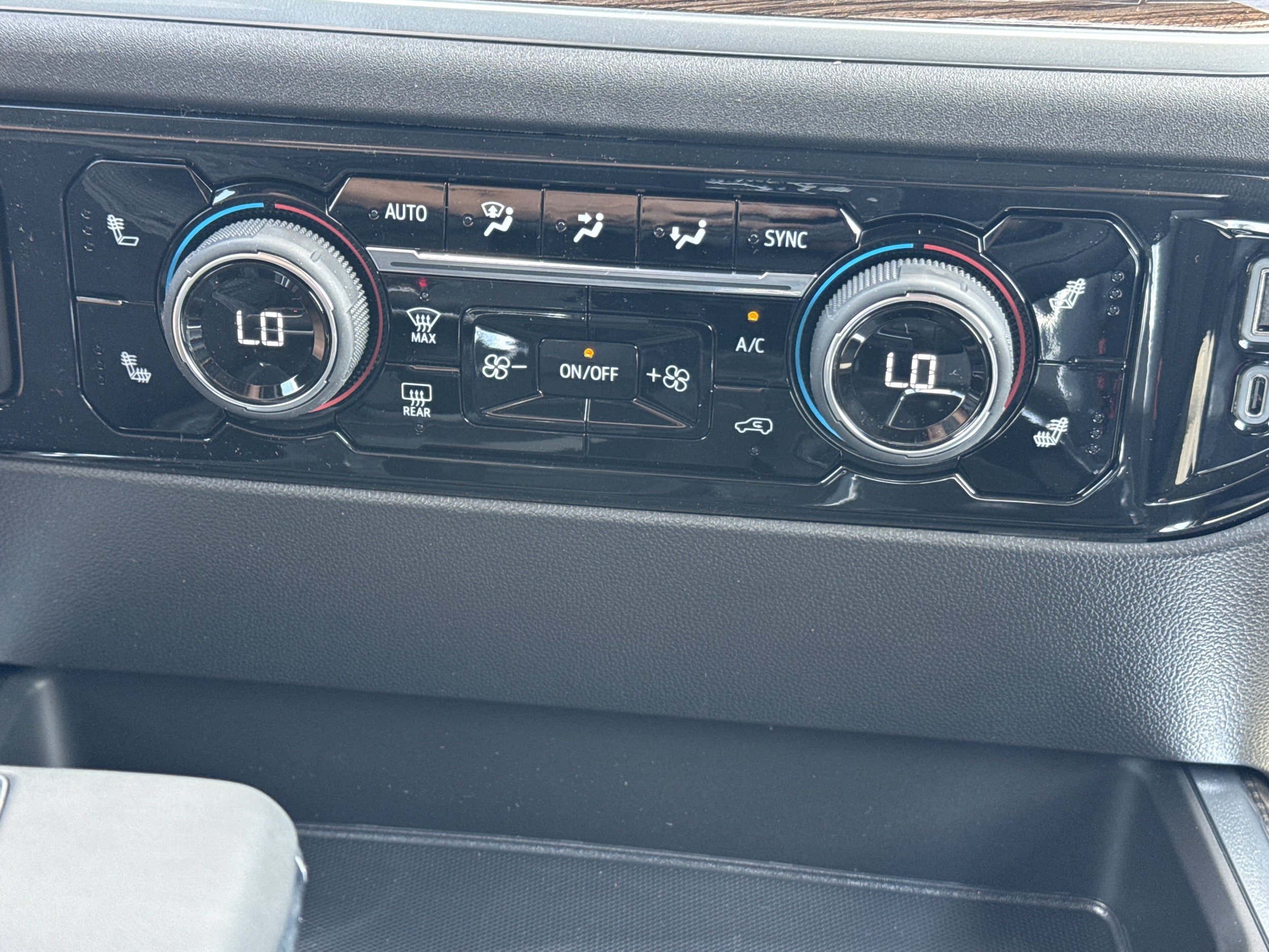 New 2026 Chevrolet Silverado 1500 RST AWD/4WD image 27