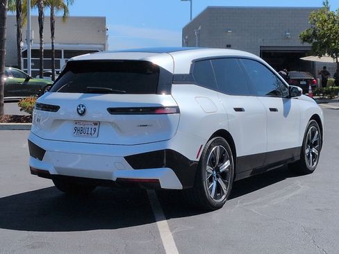 Used 2023 BMW iX xDrive50 w/ Premium Package image 10