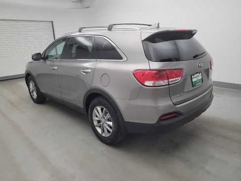 Used 2017 Kia Sorento AWD w/ LX V6 Convenience Package image 3