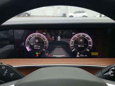 New 2026 Volkswagen Tiguan SEL R-Line image 15