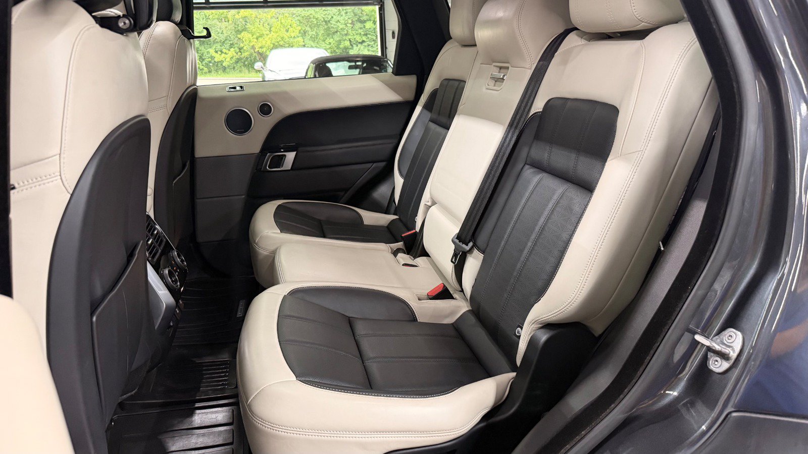 Used 2018 Land Rover Range Rover Sport HSE Dynamic AWD/4WD image 32