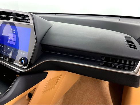 Used 2023 Lexus RZ 450e Premium image 17